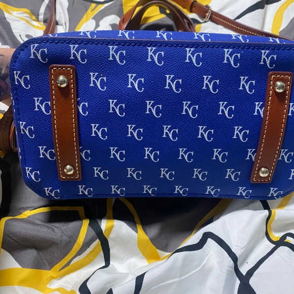 Dooney and Bourke Royal blue bag - Picture 3 of 5